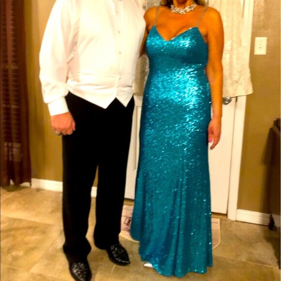 Stunning sequin dress - Picture 2 of 8